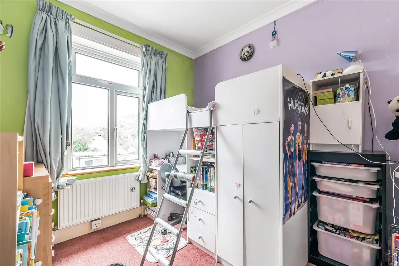 Kingslea, Leatherhead, KT22, photo 8