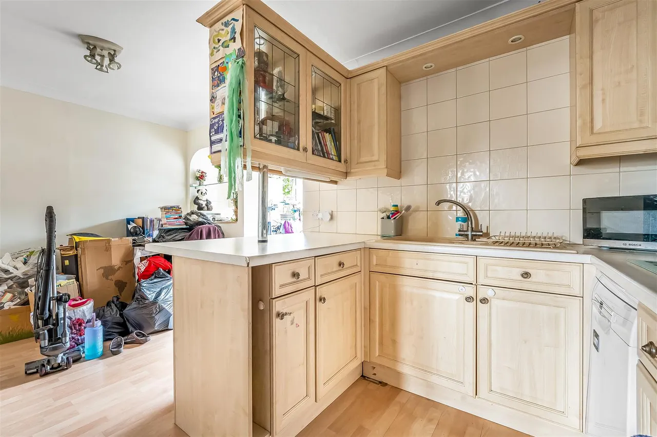 Kingslea, Leatherhead, KT22, photo 6