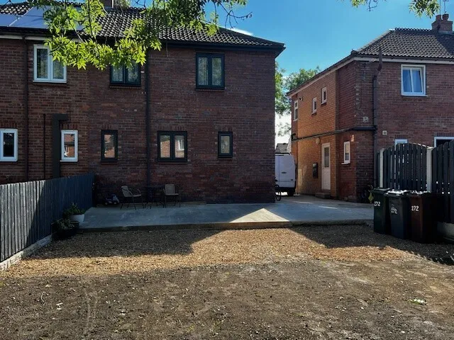 Pontefract Road, BARNSLEY, photo 12
