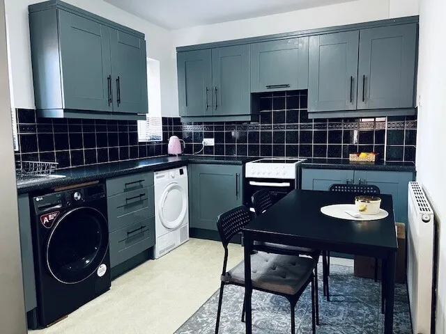 Pontefract Road, BARNSLEY, photo 5