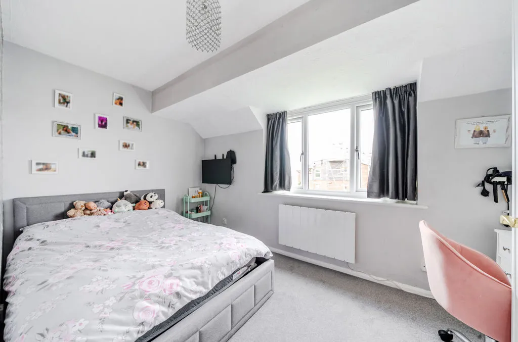 6 Foxglove Way, Wallington SM6 7FJ, photo 9