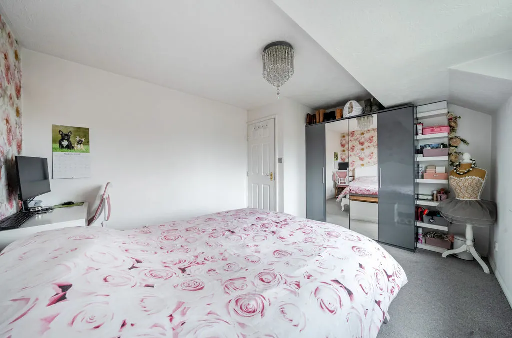 6 Foxglove Way, Wallington SM6 7FJ, photo 8