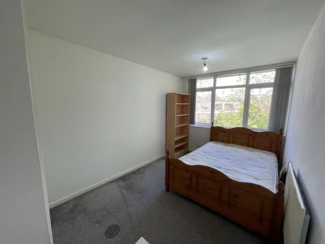 Radstone Court, Woking, GU22, photo 7