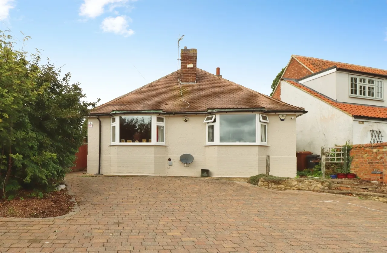 3 bed house for sale — Main Road, Wilby, Wellingborough