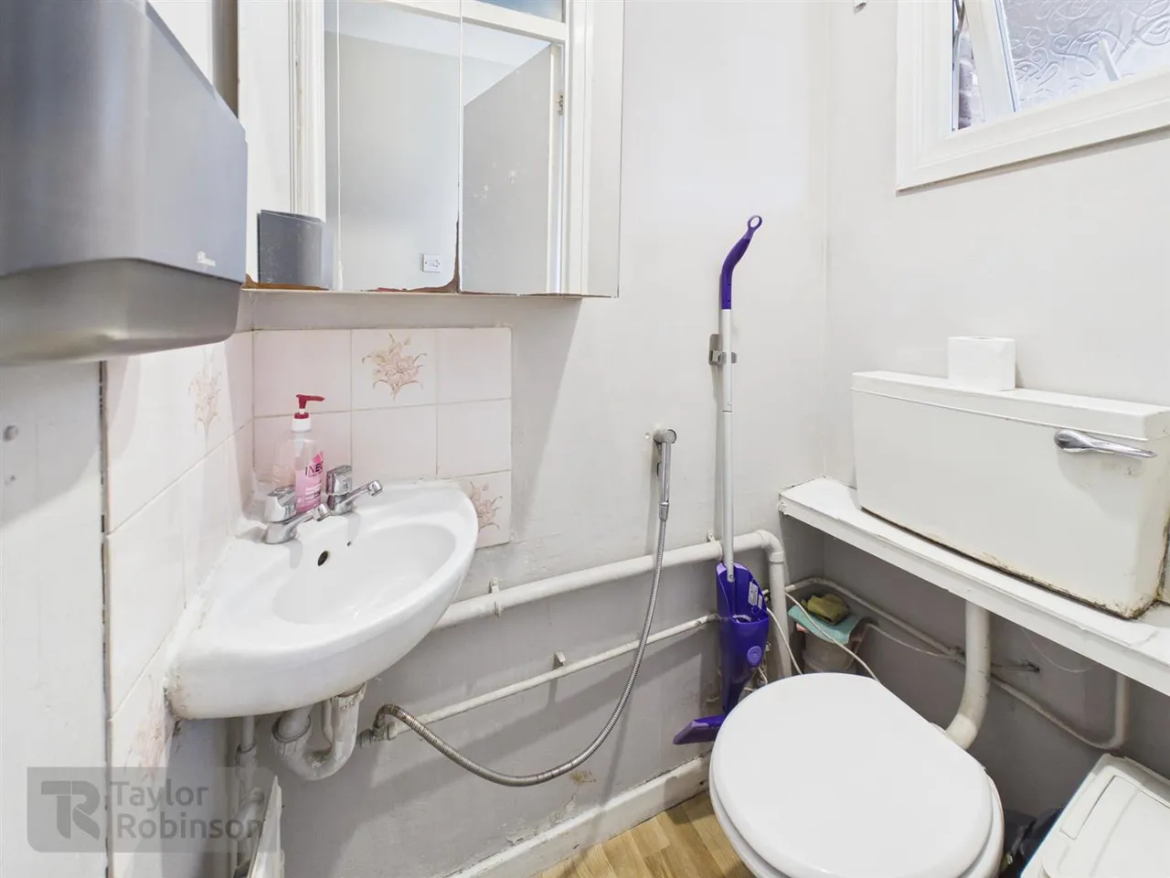 Cowfold Close, Bewbush, RH11, photo 10