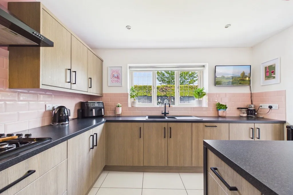 Newark Road, North Hykeham, LN6, photo 5