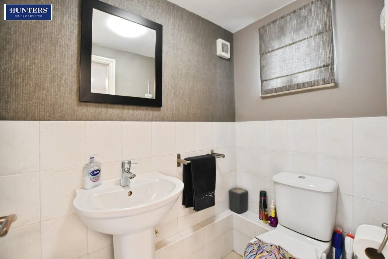 High Street, Messingham, DN17, photo 14
