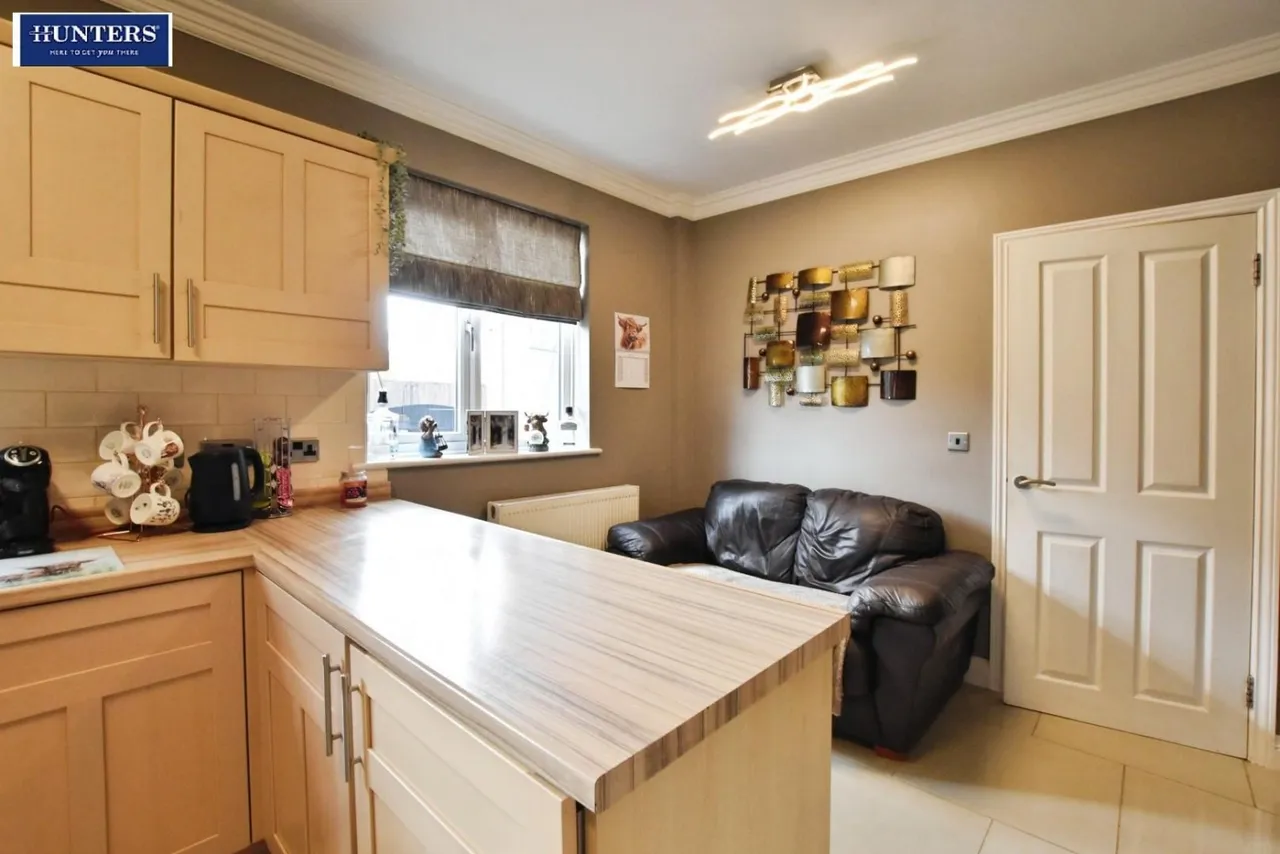 High Street, Messingham, DN17, photo 12