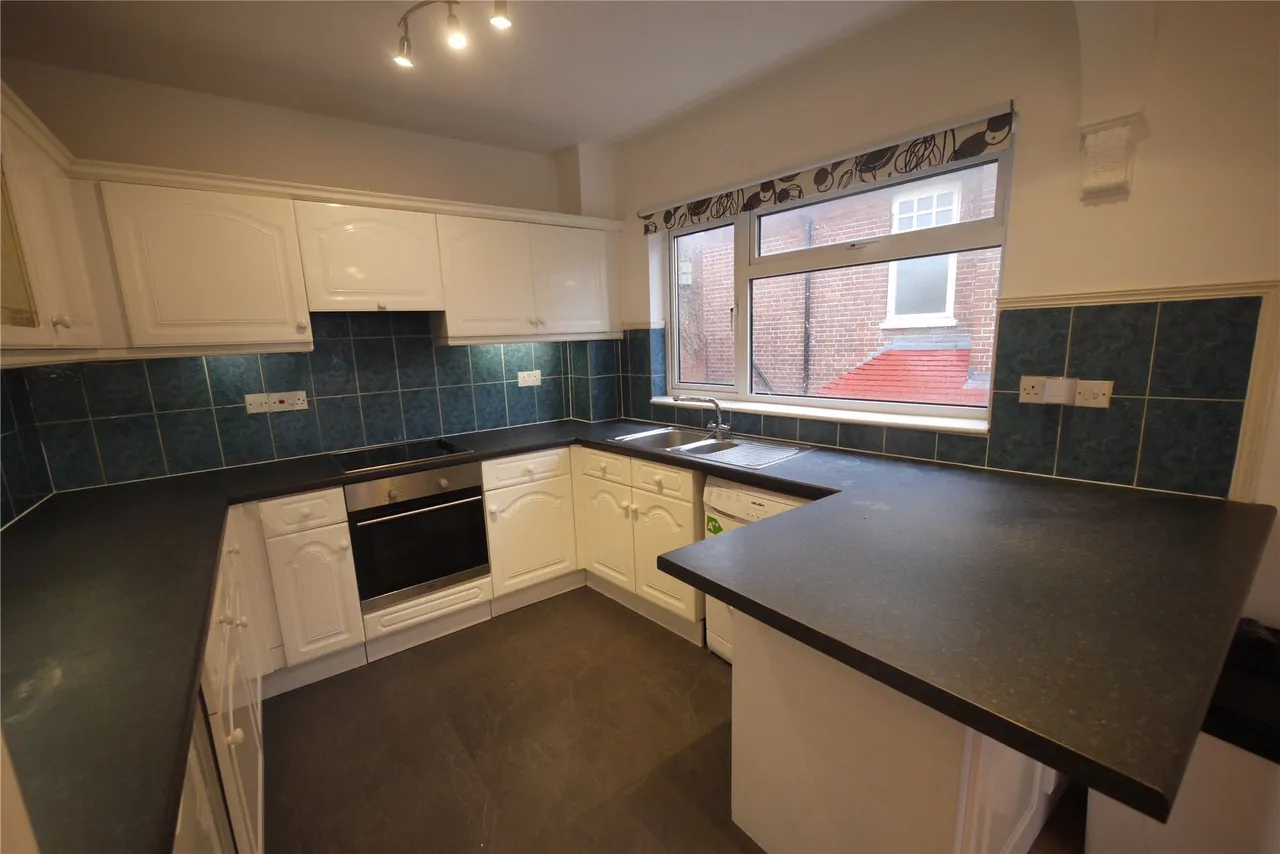 High Road, Loughton, IG10, photo 6