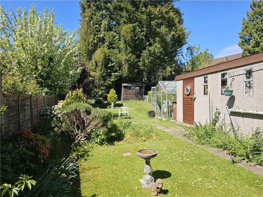 Markville Gardens, Caterham, Surrey, CR3, photo 12