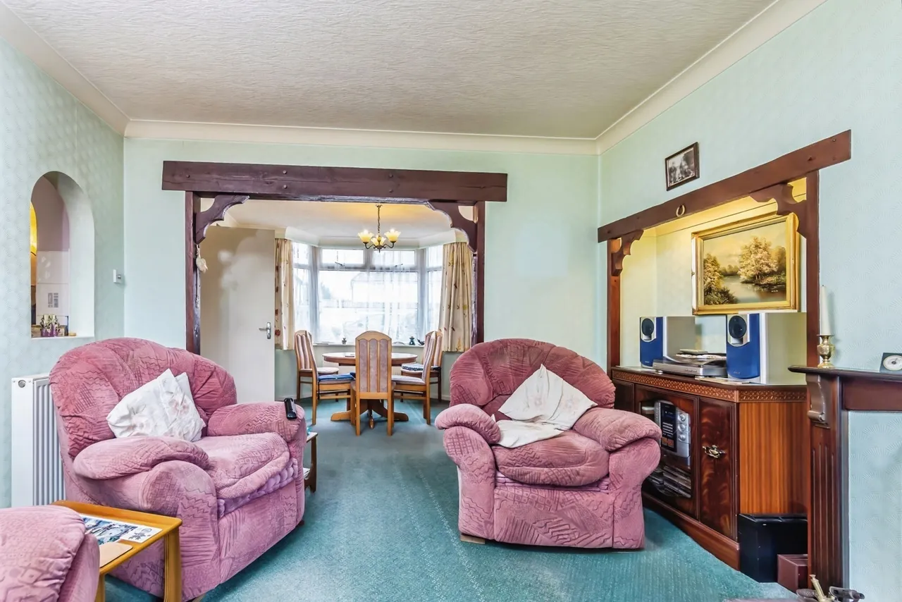 Markville Gardens, Caterham, Surrey, CR3, photo 2