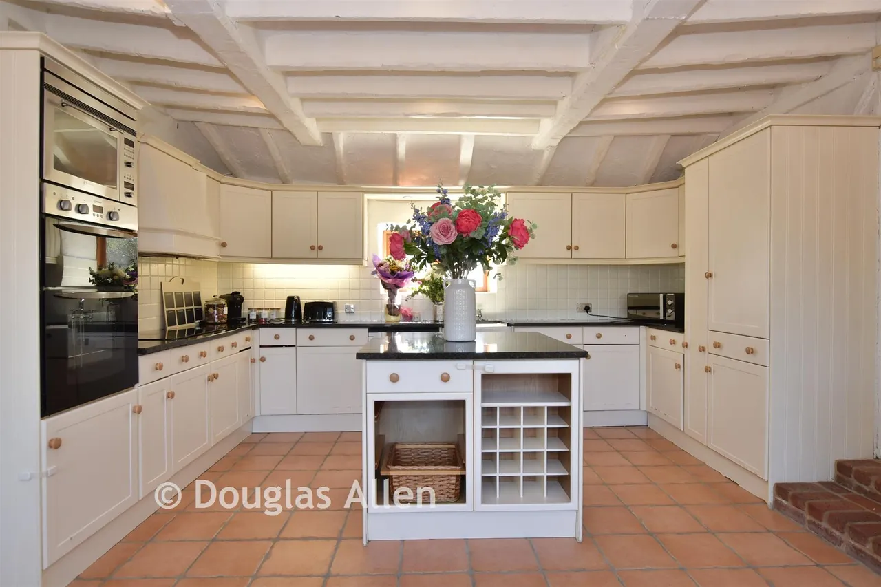 Ashwells Road, Pilgrims Hatch, CM15, photo 3