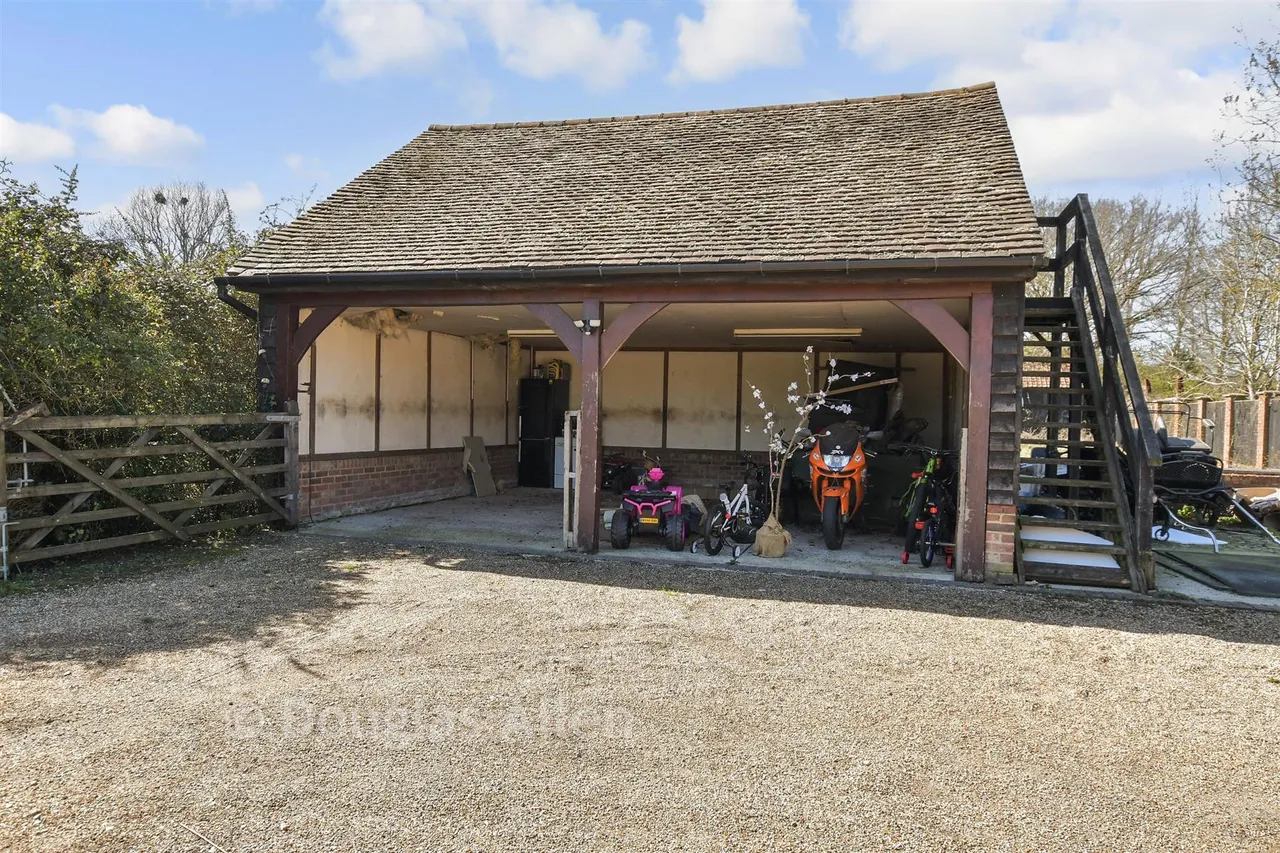 Ashwells Road, Pilgrims Hatch, CM15, photo 25