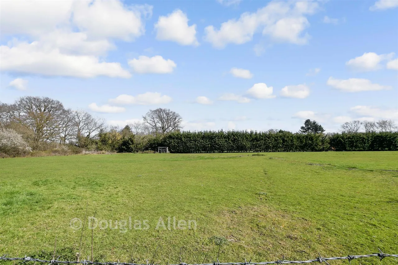 Ashwells Road, Pilgrims Hatch, CM15, photo 19