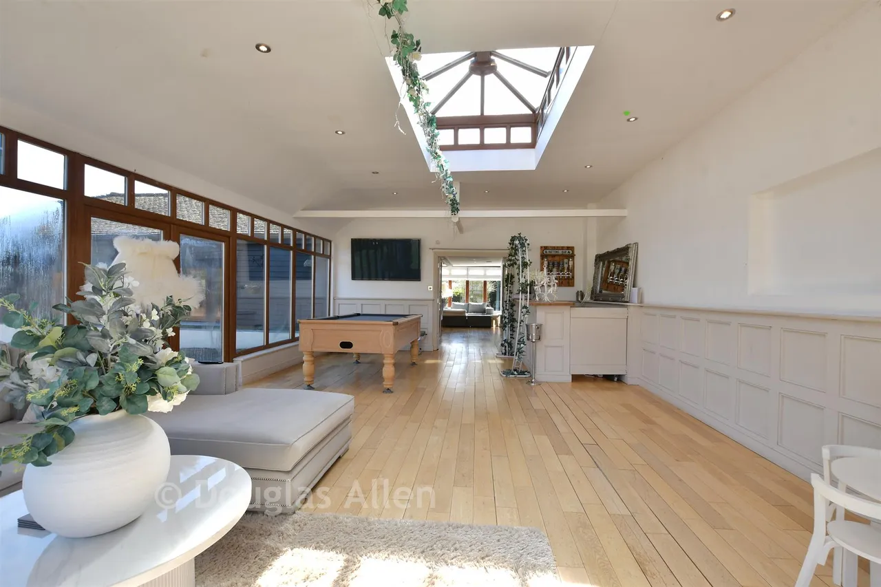 Ashwells Road, Pilgrims Hatch, CM15, photo 9