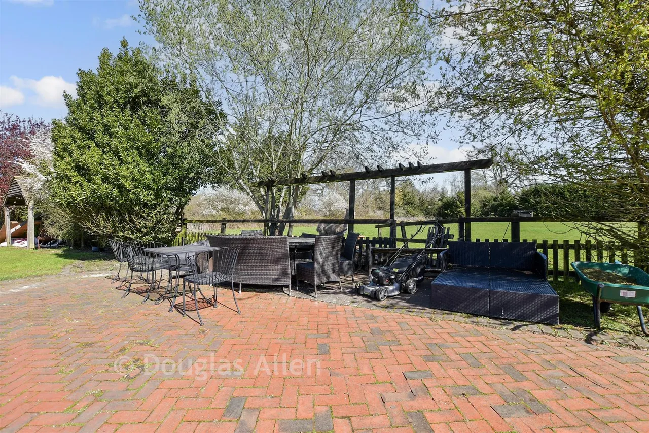 Ashwells Road, Pilgrims Hatch, CM15, photo 16