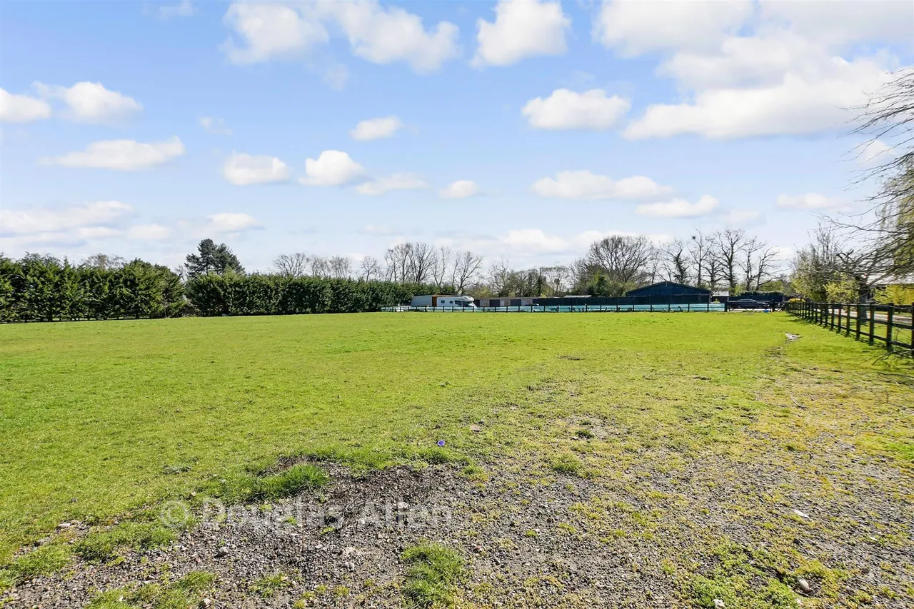 Ashwells Road, Pilgrims Hatch, CM15, photo 22