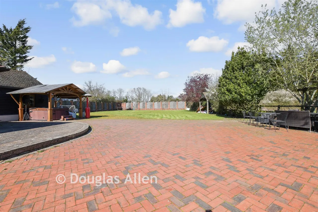 Ashwells Road, Pilgrims Hatch, CM15, photo 18