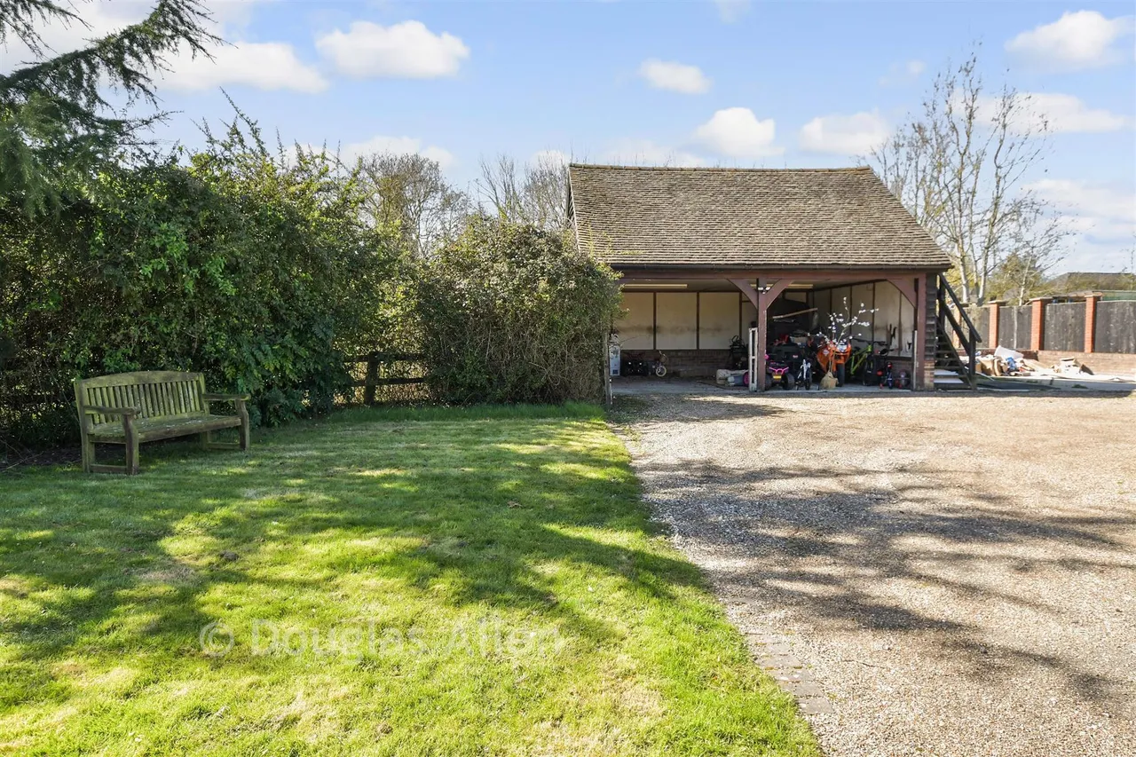 Ashwells Road, Pilgrims Hatch, CM15, photo 26