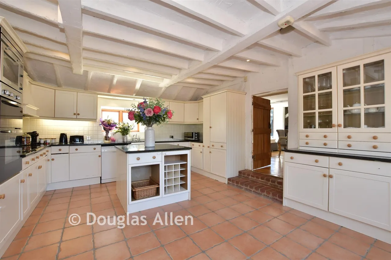Ashwells Road, Pilgrims Hatch, CM15, photo 2