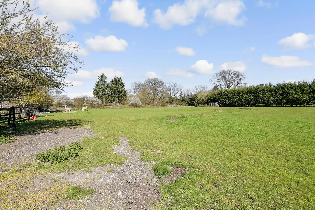 Ashwells Road, Pilgrims Hatch, CM15, photo 21