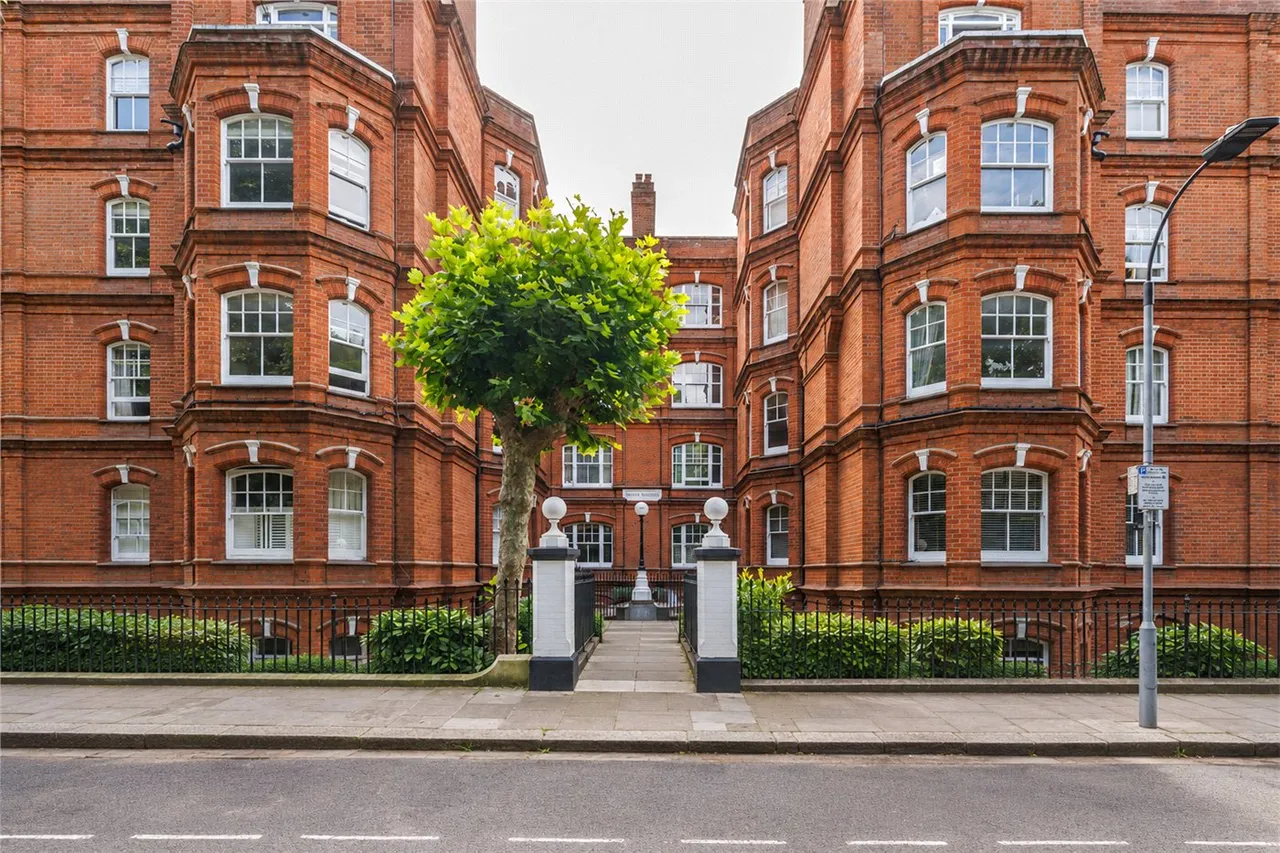 Queen's Club Gardens, London, W14, photo 11