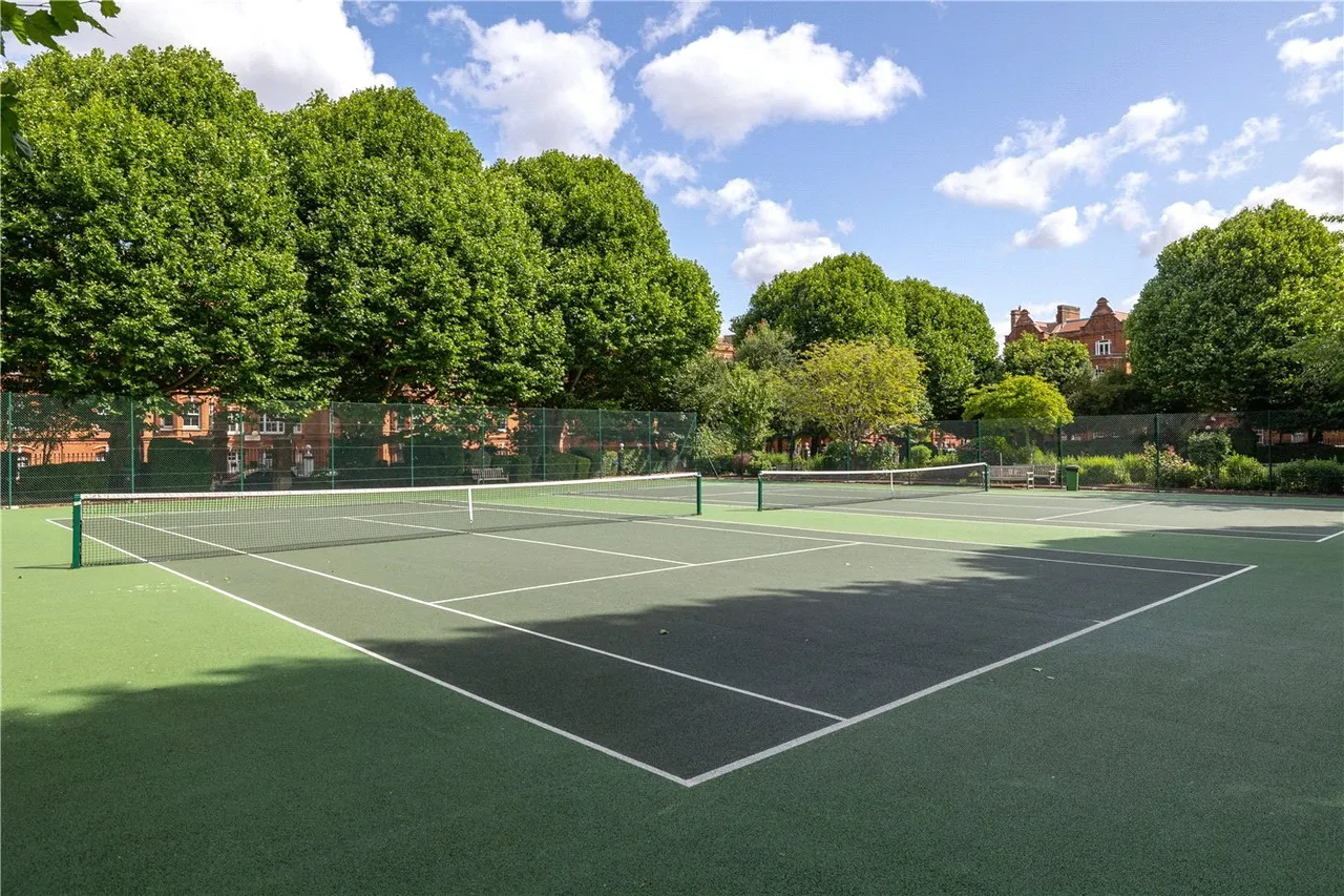 2 bed flat for sale — Queen's Club Gardens, London, W14