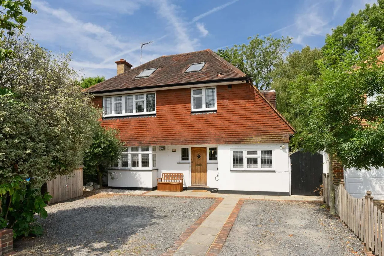 5 bed house for sale — The Woodlands, Esher, Surrey, KT10 8DD