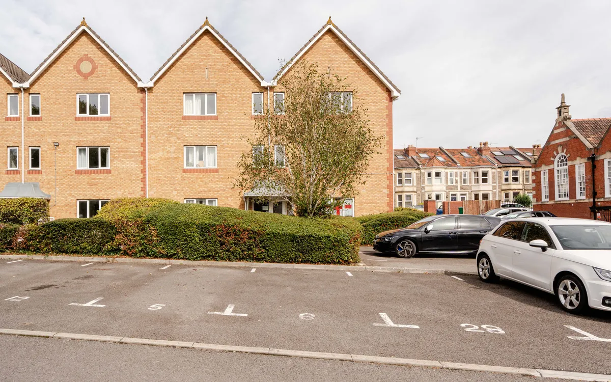 Merrywood Court, Knowle, BS4, photo 2
