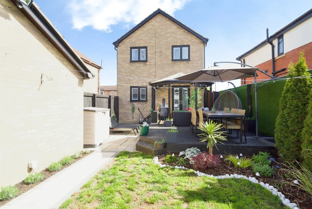 Hoddesdon Crescent, Dunscroft, DN7, photo 17