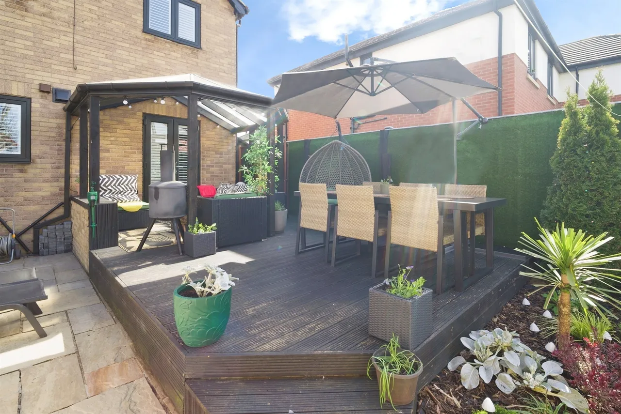 Hoddesdon Crescent, Dunscroft, DN7, photo 18
