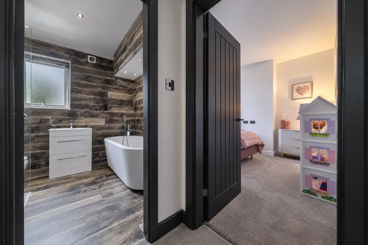 Thornes Road, Wakefield, WF2, photo 15