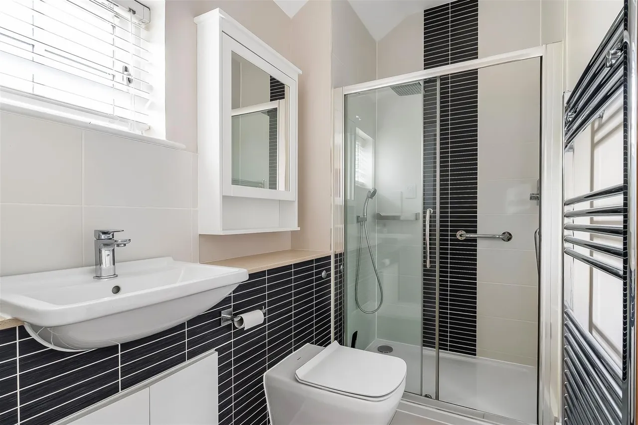 Horsham Road, Dorking, RH4, photo 7