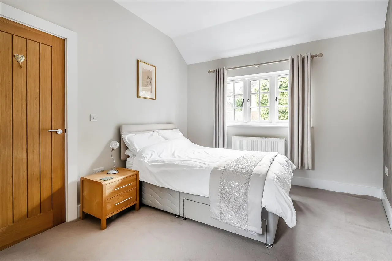 Horsham Road, Dorking, RH4, photo 11