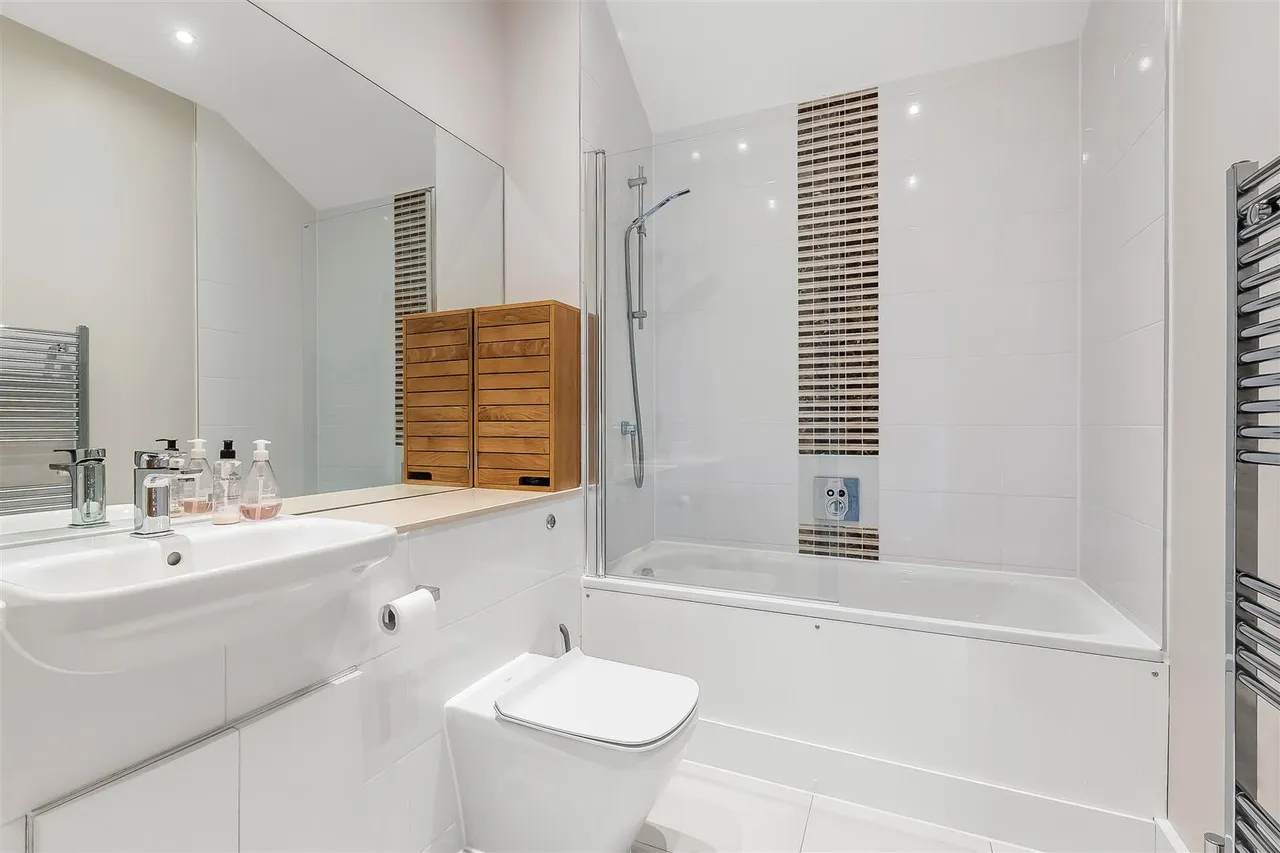 Horsham Road, Dorking, RH4, photo 13