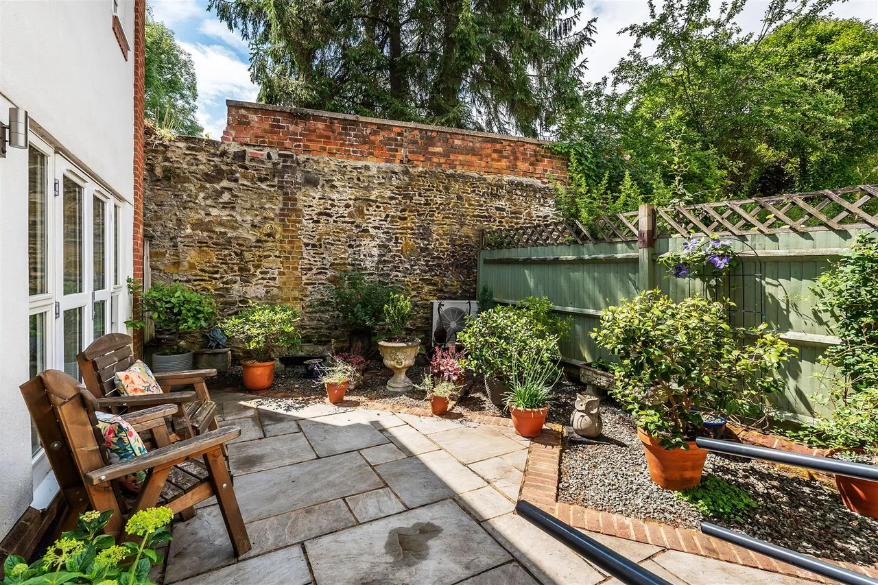 Horsham Road, Dorking, RH4, photo 4