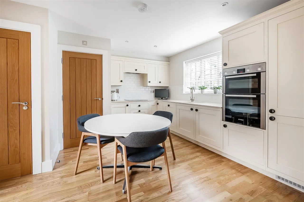 Horsham Road, Dorking, RH4, photo 19