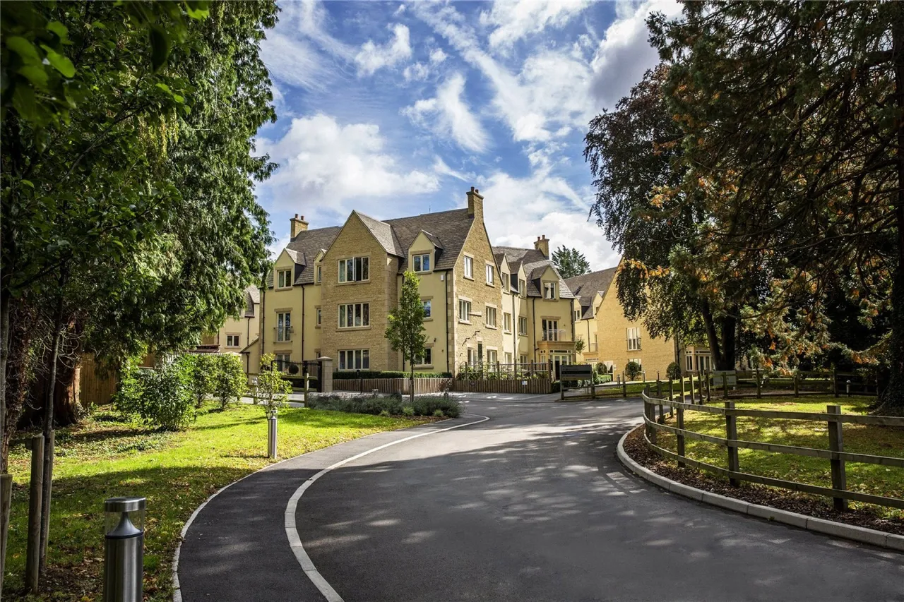Stratton Court, Stratton, GL7, photo 12