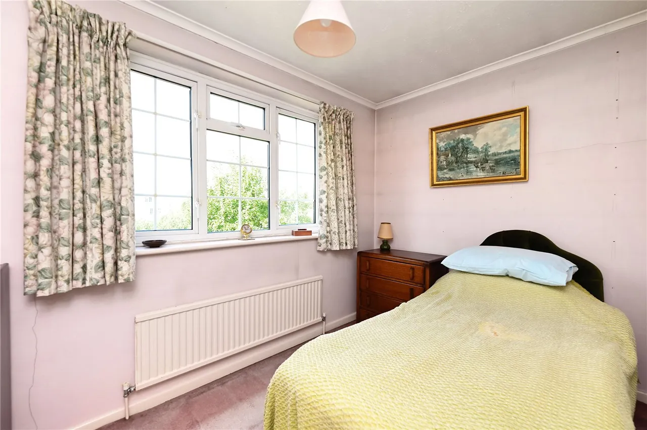 Blackwater Close, Ash, Guildford, Surrey, GU12 6JS, photo 5