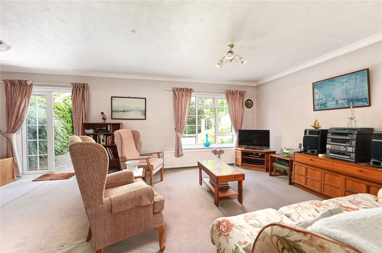 Blackwater Close, Ash, Guildford, Surrey, GU12 6JS, photo 3