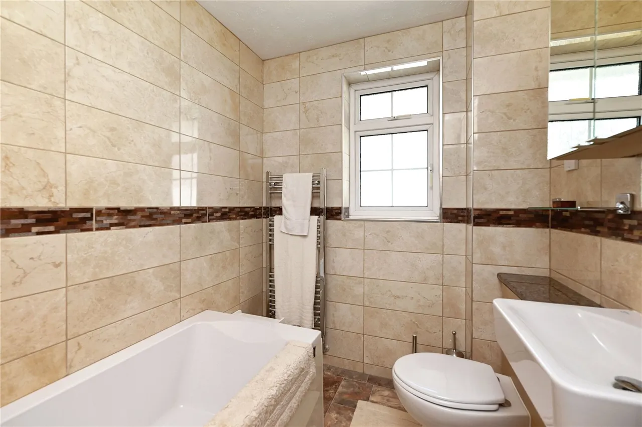 Blackwater Close, Ash, Guildford, Surrey, GU12 6JS, photo 6