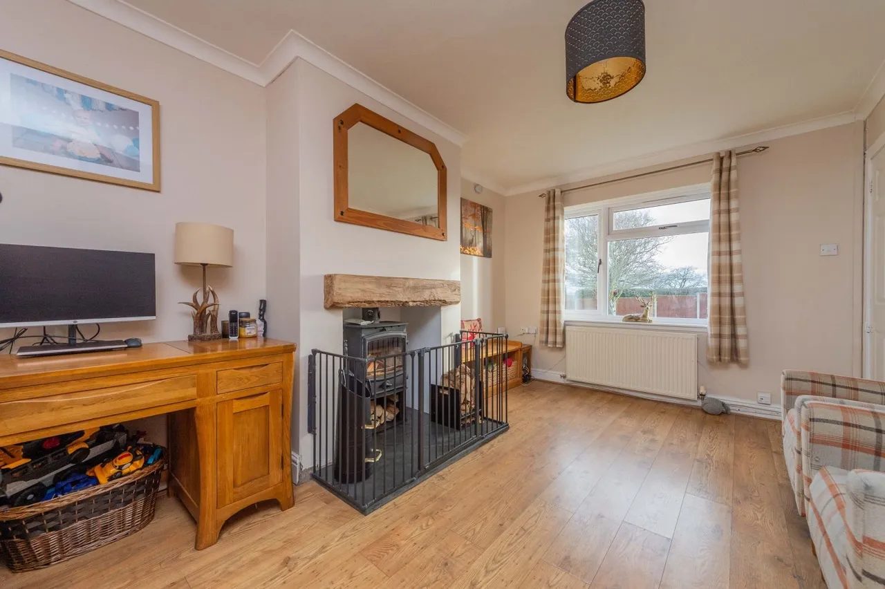 The Ridgeway, Marchwiel, LL13, photo 5