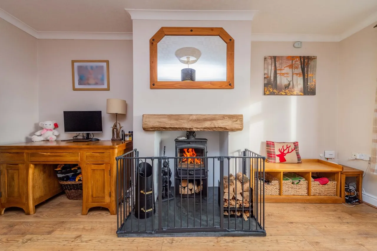 The Ridgeway, Marchwiel, LL13, photo 3
