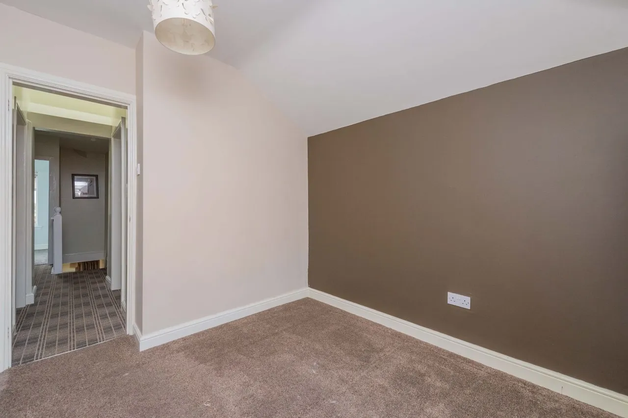 The Ridgeway, Marchwiel, LL13, photo 19