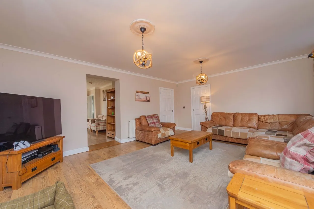 The Ridgeway, Marchwiel, LL13, photo 9