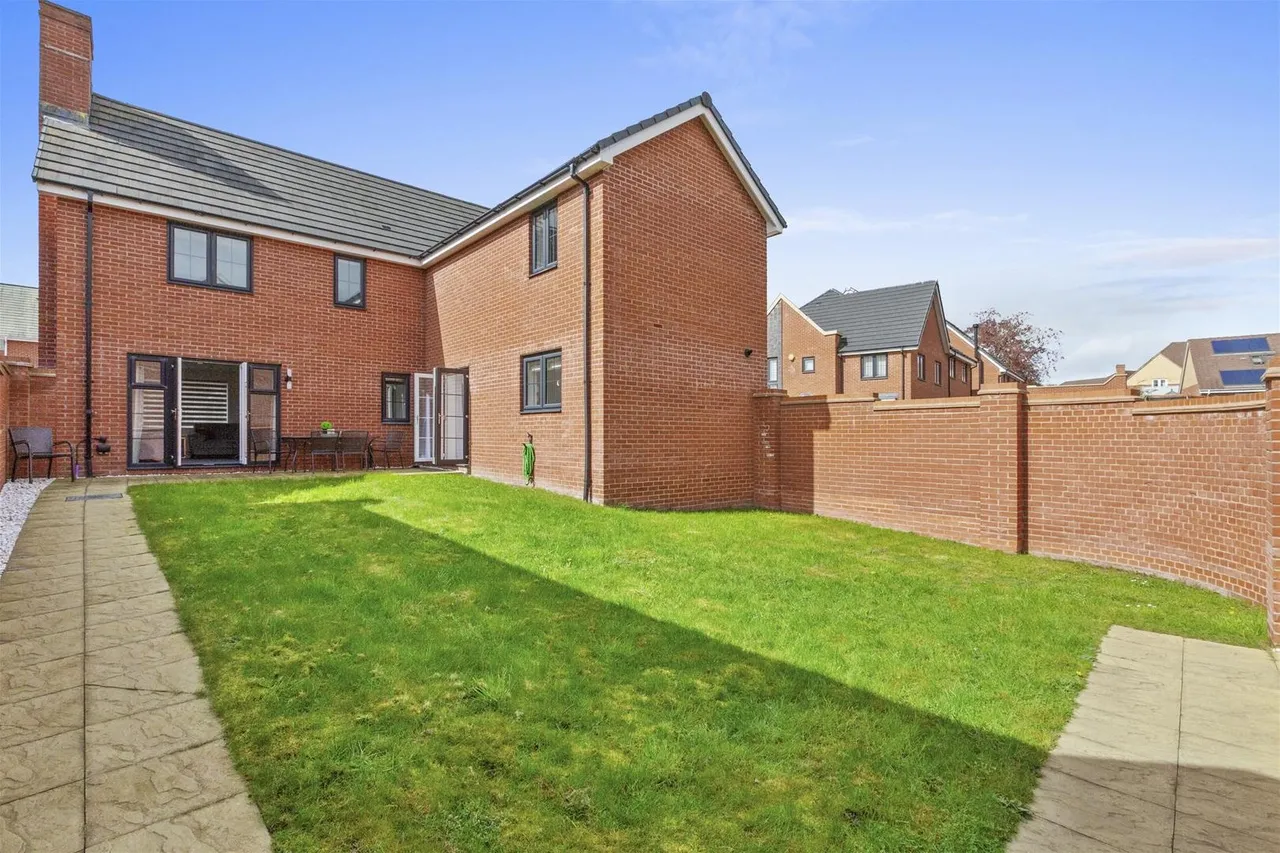 Doolittle Avenue, High Wycombe, HP11, photo 6