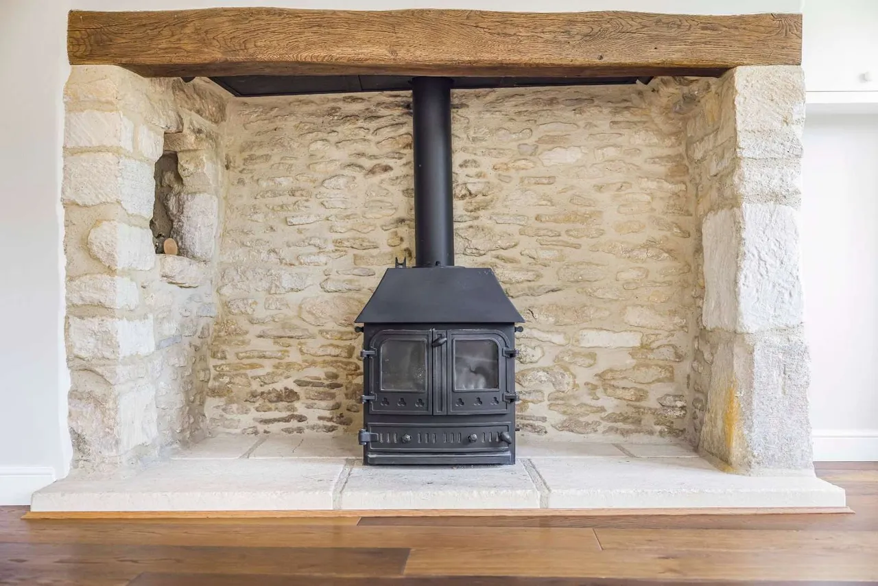 Beverston, Tetbury, Gloucestershire, GL8 8TT, photo 4