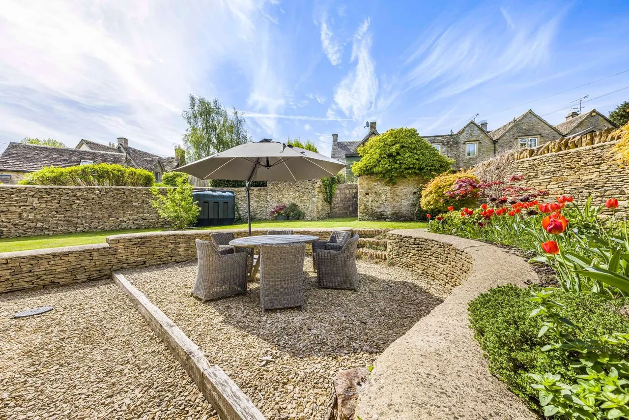 Beverston, Tetbury, Gloucestershire, GL8 8TT, photo 7