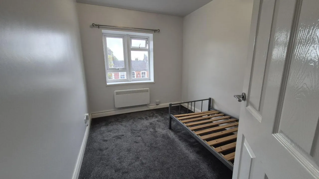 High Street South, Dunstable, LU6, photo 4