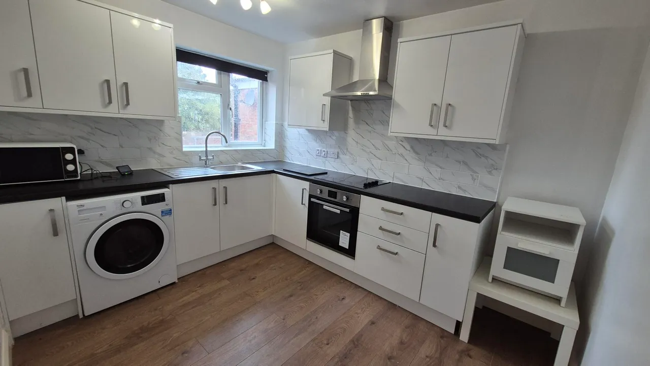 2 bed flat to rent — High Street South, Dunstable, LU6